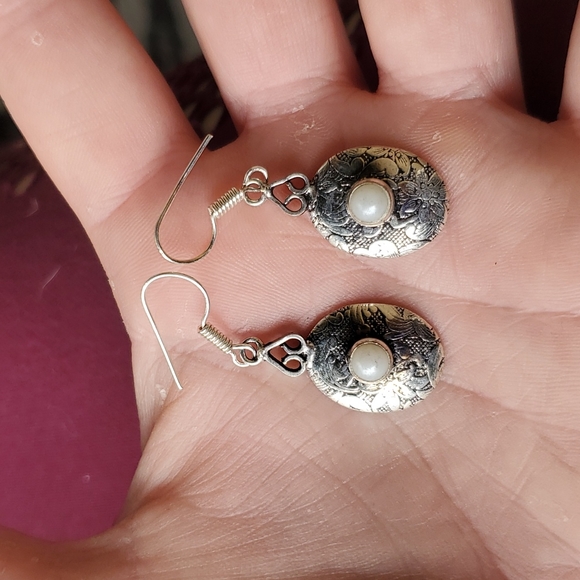 New Pearl Silver Earrings. - Picture 4 of 8